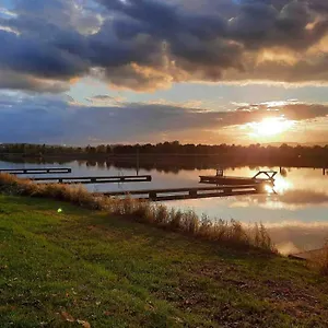 Aux Rives Du Soleil Camping